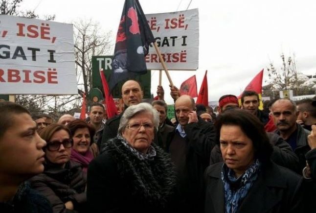 “Thirrjet e Nënave” braktisin “Vetëvendosjen”