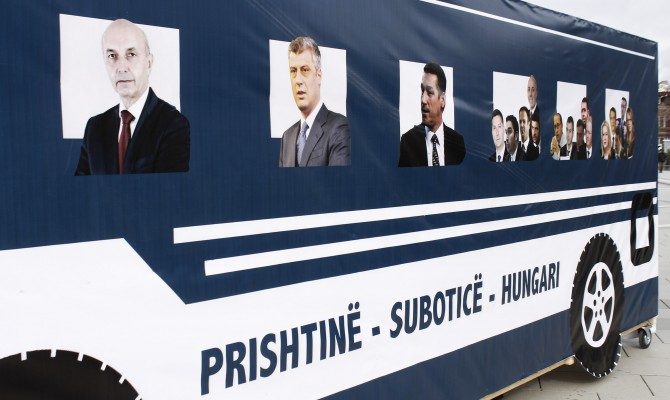 Qeveria duhet të ikë, që populli të mbetet