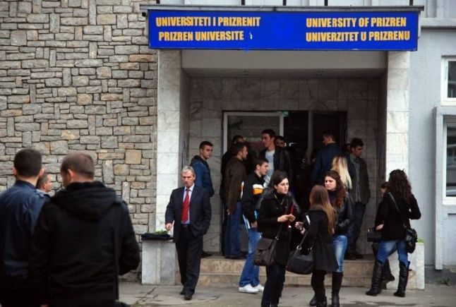 Profesorët e Universitetit të Prizrenit u arrestuan sepse merreshin me fajde