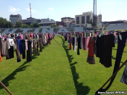 Fustanet në „botën e mashkullit“